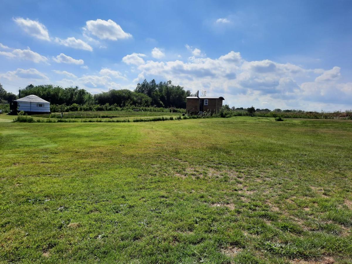 Cranfield Retreat & Glamping & Hobbit House Otel Long Melford Dış mekan fotoğraf