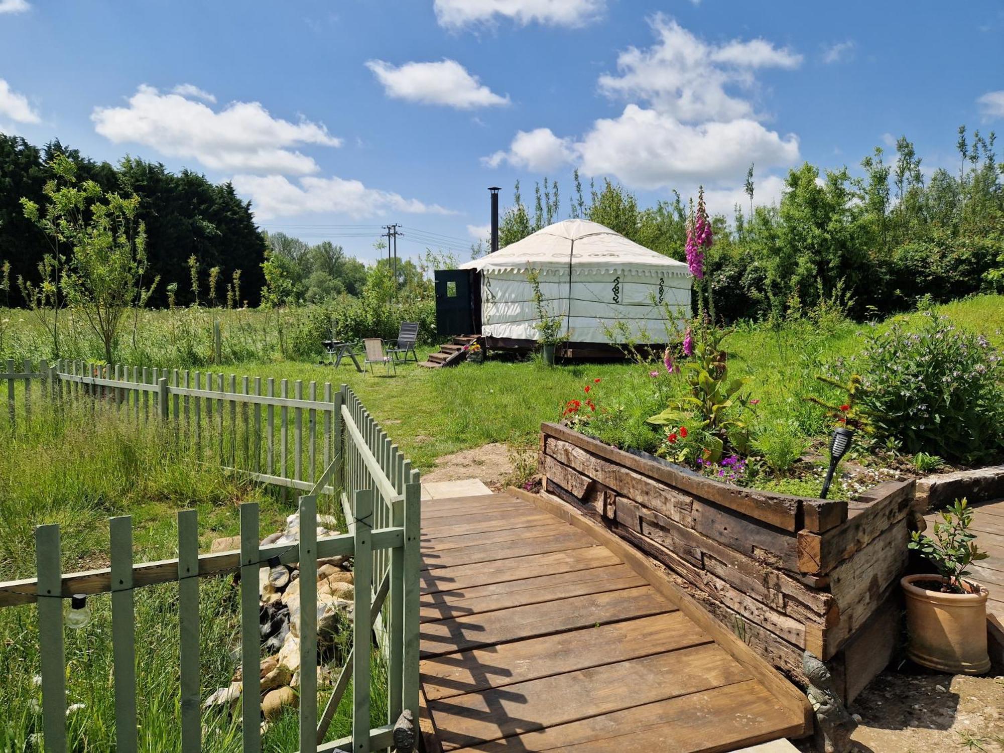 Cranfield Retreat & Glamping & Hobbit House Otel Long Melford Dış mekan fotoğraf