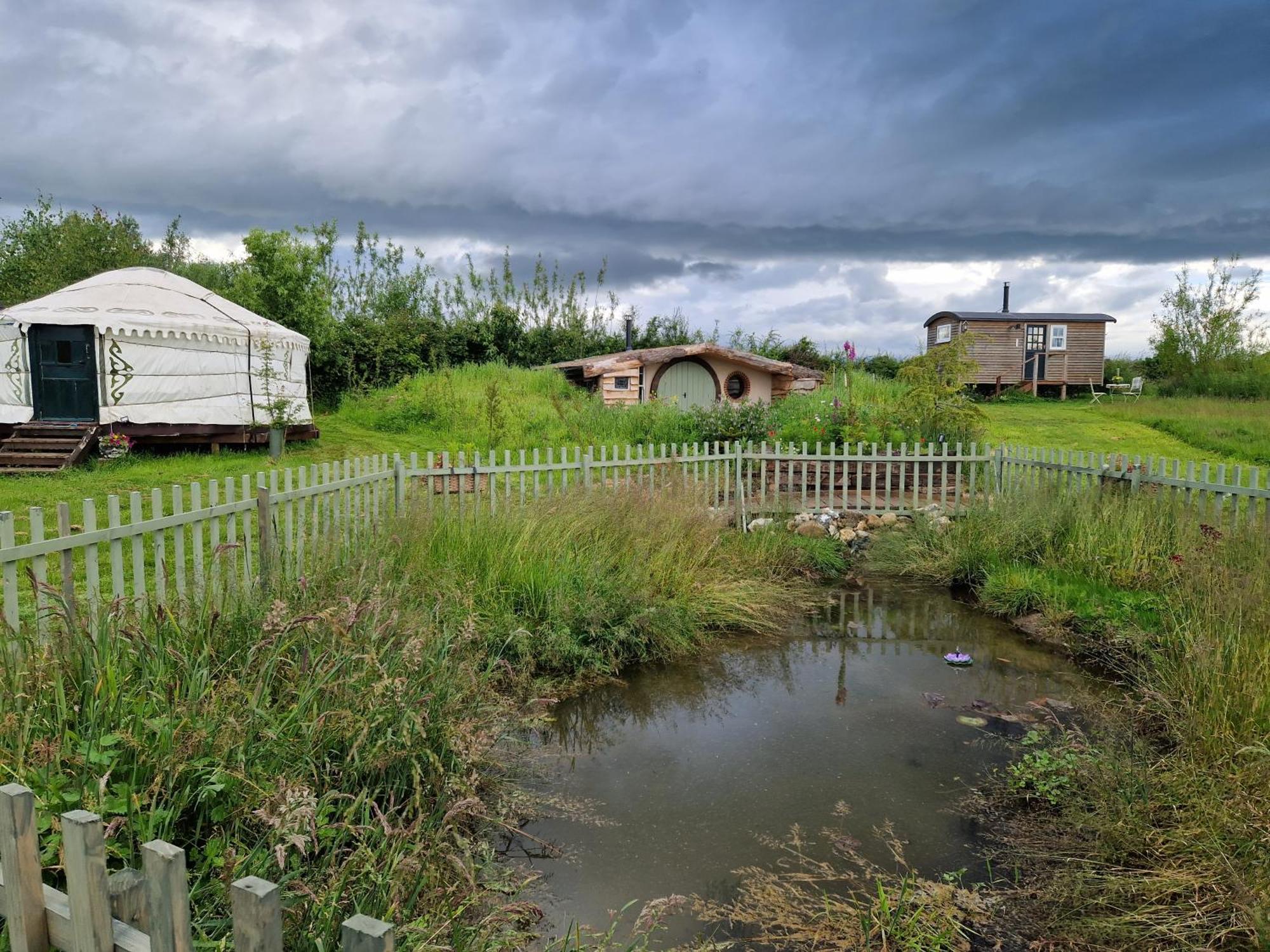 Cranfield Retreat & Glamping & Hobbit House Otel Long Melford Dış mekan fotoğraf