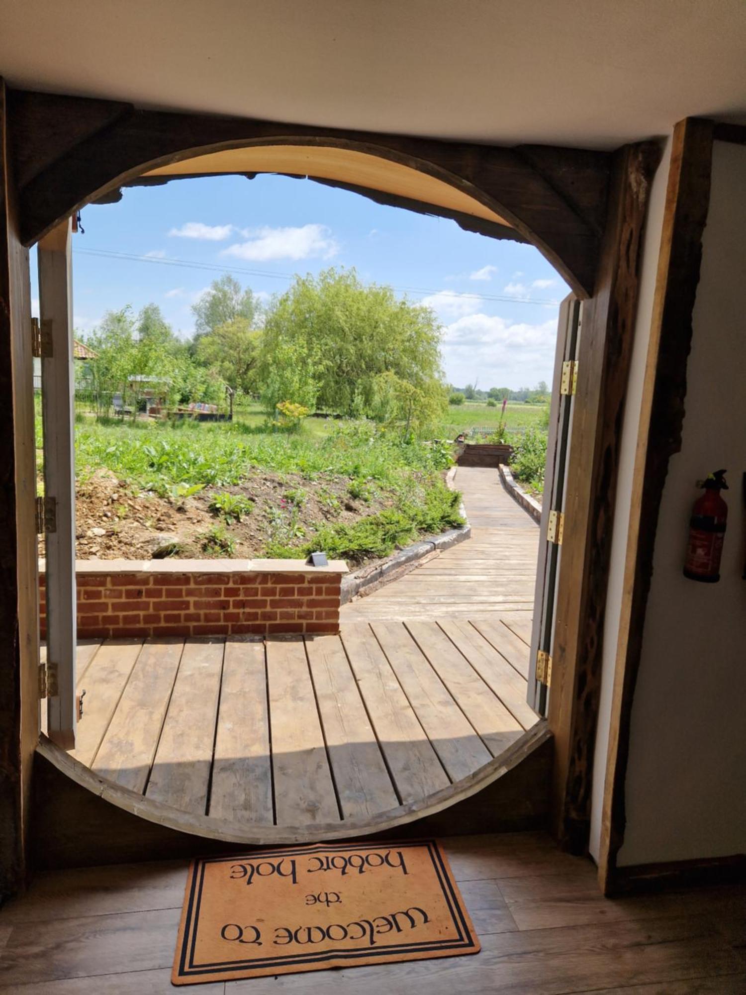 Cranfield Retreat & Glamping & Hobbit House Otel Long Melford Oda fotoğraf